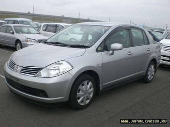 2005 Nissan Tiida Latio Pictures
