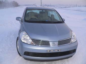 2005 Nissan Tiida Latio Images