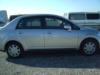 2005 Nissan Tiida Latio Photos
