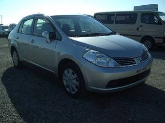 2005 Nissan Tiida Latio Images