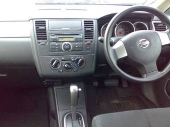 2005 Nissan Tiida Latio Photos