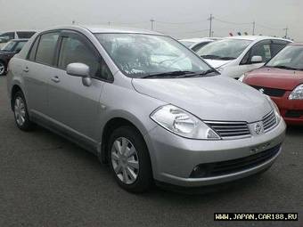 2005 Nissan Tiida Latio Images