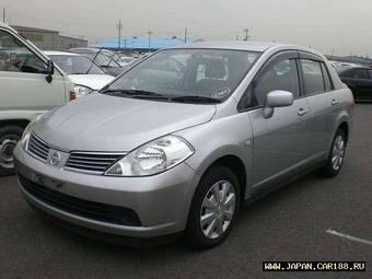 2005 Nissan Tiida Latio Pictures