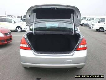 2005 Nissan Tiida Latio Pics