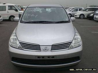 2005 Nissan Tiida Latio Photos