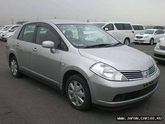 2005 Nissan Tiida Latio Photos