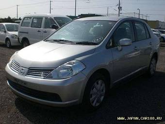 2005 Nissan Tiida Latio Pictures