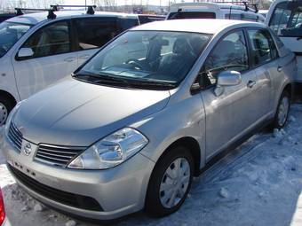 2005 Nissan Tiida Latio Photos