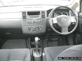 2005 Nissan Tiida Latio Pictures