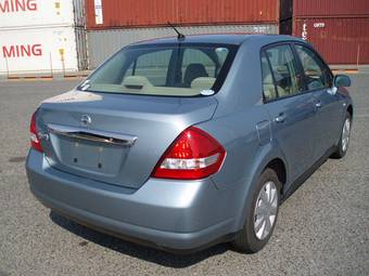 2005 Nissan Tiida Latio Images