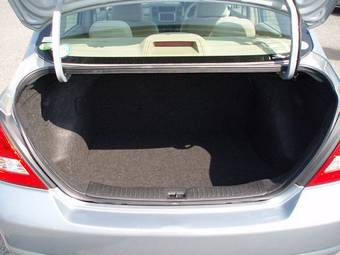 2005 Nissan Tiida Latio Photos