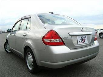 2005 Nissan Tiida Latio Pics
