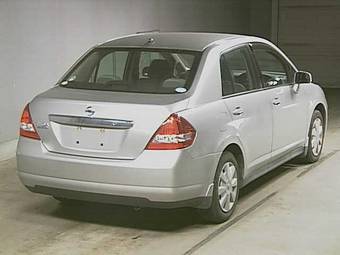 2005 Nissan Tiida Latio Photos