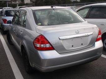 2005 Nissan Tiida Latio Photos