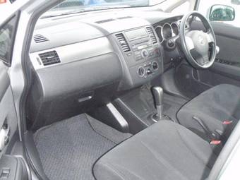 2005 Nissan Tiida Latio Pictures
