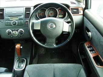 2005 Nissan Tiida Latio Photos