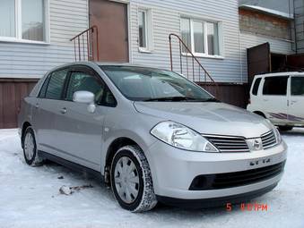 2005 Nissan Tiida Latio Photos