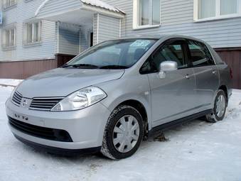 2005 Nissan Tiida Latio Photos