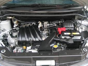2005 Nissan Tiida Latio Photos