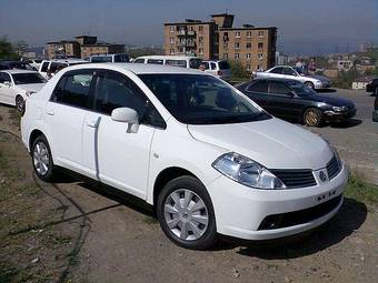 2005 Nissan Tiida Latio Photos