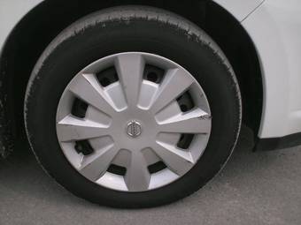 2005 Nissan Tiida Latio Photos
