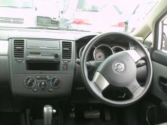2005 Nissan Tiida Latio Pics