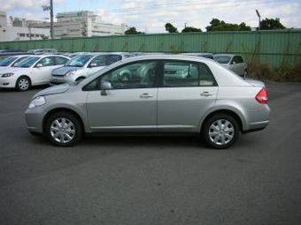 2005 Nissan Tiida Latio Pictures