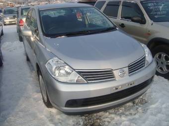 2005 Nissan Tiida Latio Photos