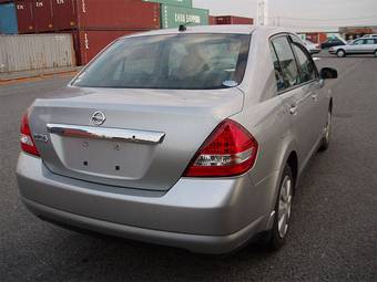 2005 Nissan Tiida Latio Pictures