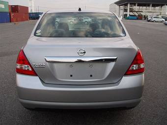 2005 Nissan Tiida Latio Pictures