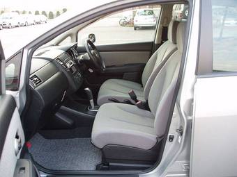 2005 Nissan Tiida Latio Photos