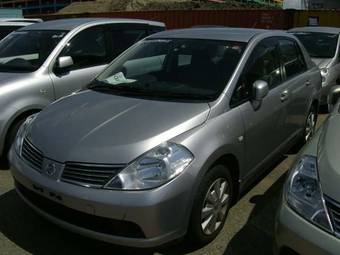 2005 Nissan Tiida Latio Photos