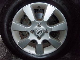 2005 Nissan Tiida Latio Images