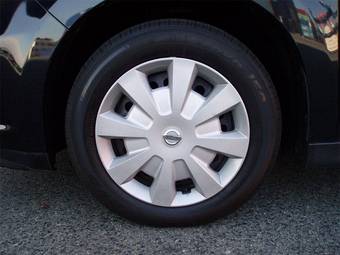 2005 Nissan Tiida Latio Wallpapers