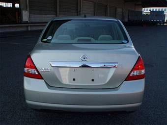 2005 Nissan Tiida Latio Pics