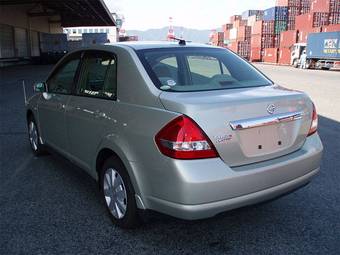 2005 Nissan Tiida Latio Pictures
