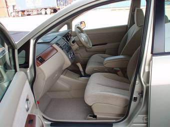 2005 Nissan Tiida Latio Pictures