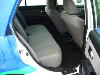 2005 Nissan Tiida Latio Photos