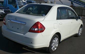 2005 Nissan Tiida Latio Photos