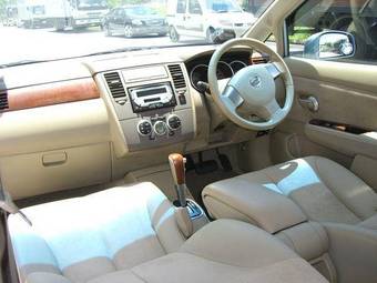 2005 Nissan Tiida Latio Photos