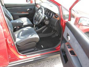 2005 Nissan Tiida Latio Pics