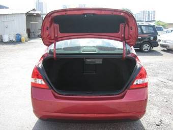 2005 Nissan Tiida Latio Pictures
