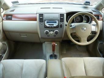 2005 Nissan Tiida Latio Pictures