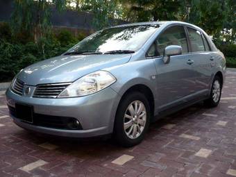 2005 Nissan Tiida Latio Photos