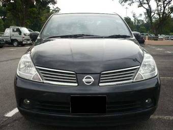 2005 Nissan Tiida Latio Pictures
