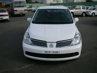 2005 Nissan Tiida Latio Photos