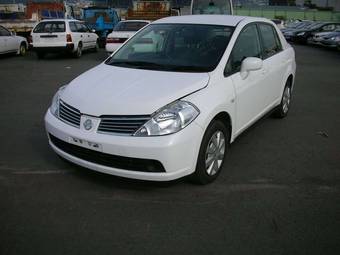 2005 Nissan Tiida Latio Pictures