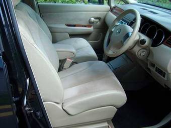 2005 Nissan Tiida Latio Images