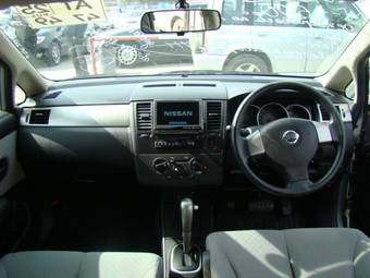 2005 Nissan Tiida Latio Pictures