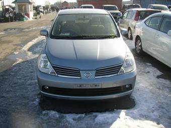 2005 Nissan Tiida Latio Photos